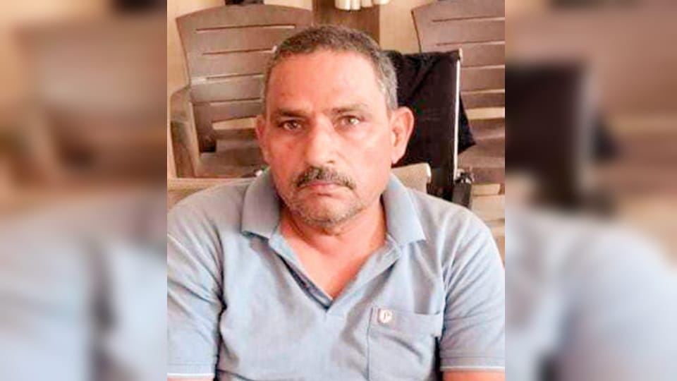 Meerut: DM formed a team, spy sent an alert message still took bribe, Kanungo arrested