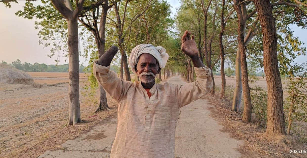 World Environment Day 2025 Suryadev Paswan planted thousands of trees in 1.5 km despite having his hand cut