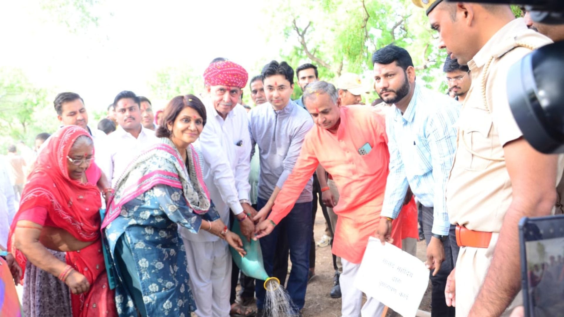तालाब और पीपल की पूजा के साथ 'वंदे गंगा जल संरक्षण जन अभियान
