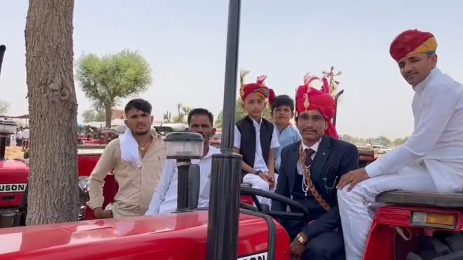 Rajasthan Unique Wedding: Groom Drives Tractor in 121-Vehicle Baraat with 300 Guests