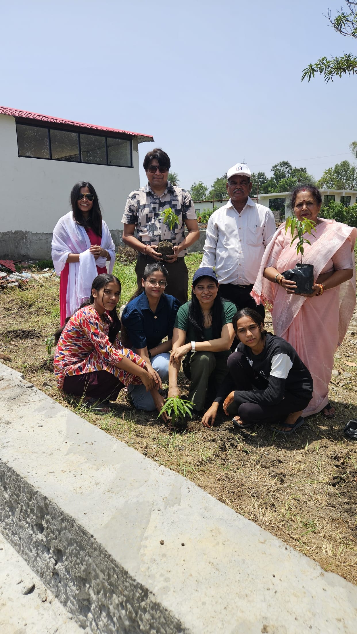 MP News: Anunay Education and Welfare Society planted trees with children, gave the message of environmental p