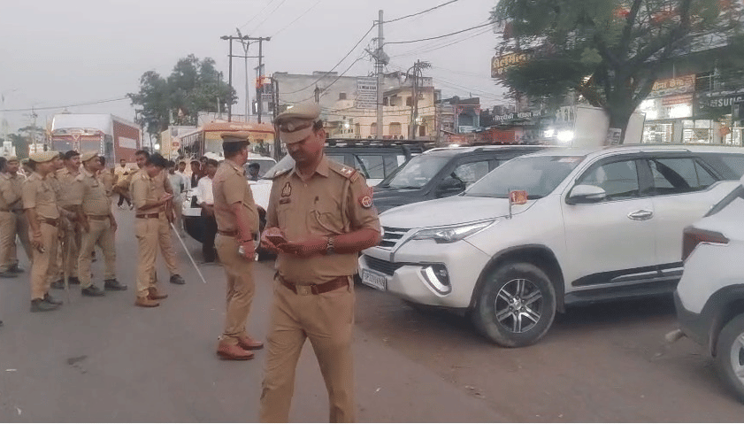 Balrampur: SP MP went to congratulate on the festival of Bakrid, 10 vehicles of the convoy were challaned