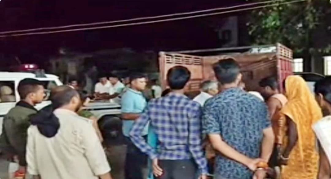 Bihar Accident: 3 friends returning from a birthday party in Nawada were crushed by a dumper