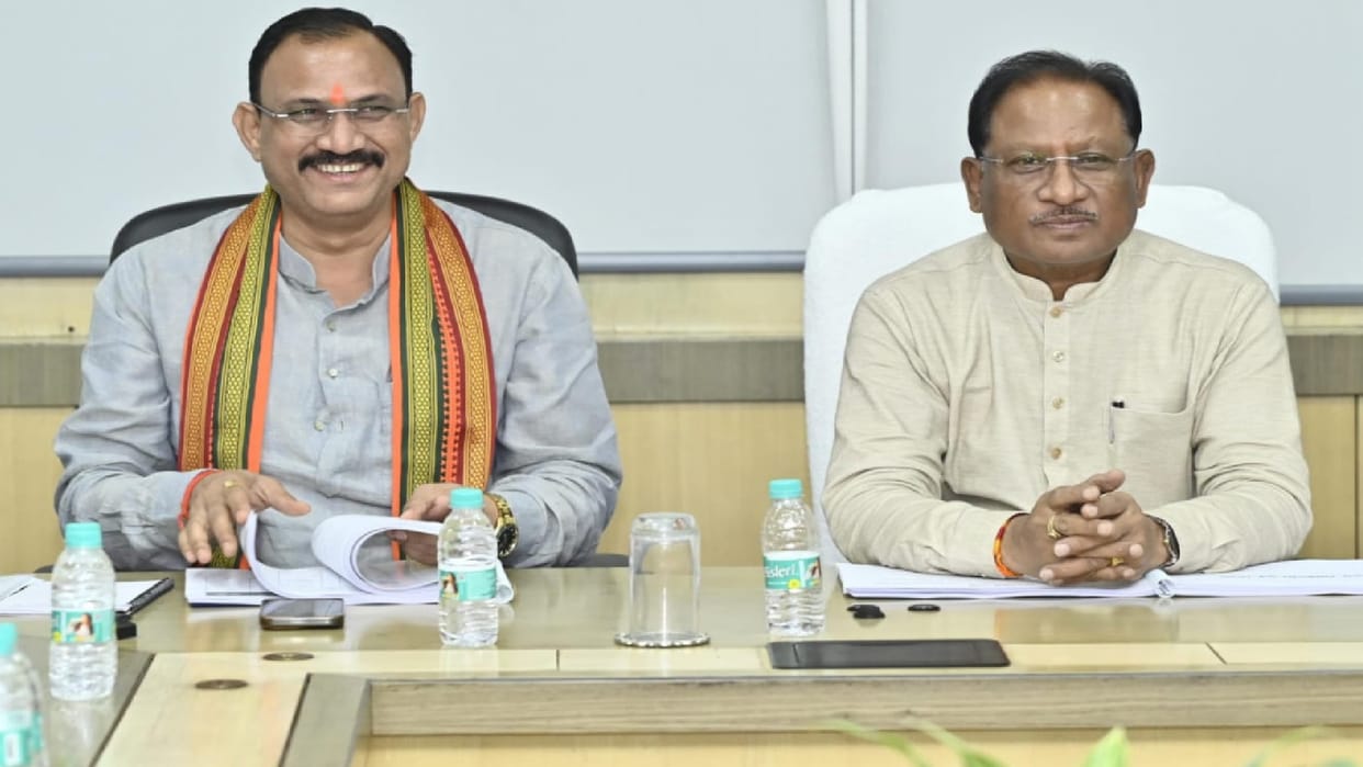 CM vishnudeo Sai gave instructions to expand health facilities in interest of common man in chhattisgarh