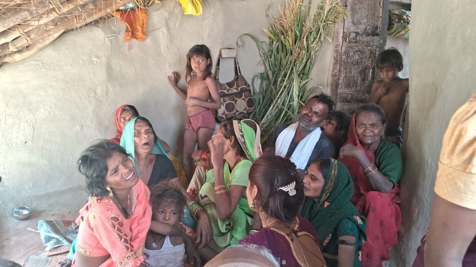 The happiness of Mundan Sanskar got buried in ghat brother said our maternal uncle and sister drowned in ganga