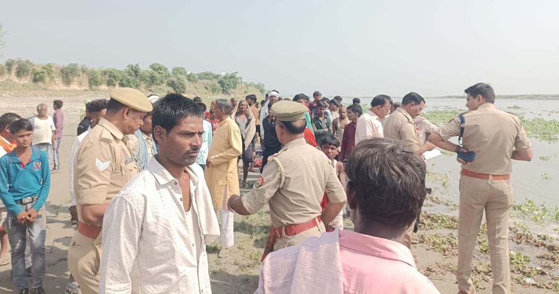 The happiness of Mundan Sanskar got buried in ghat brother said our maternal uncle and sister drowned in ganga