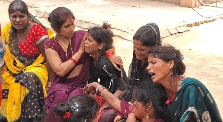 The happiness of Mundan Sanskar got buried in ghat brother said our maternal uncle and sister drowned in ganga