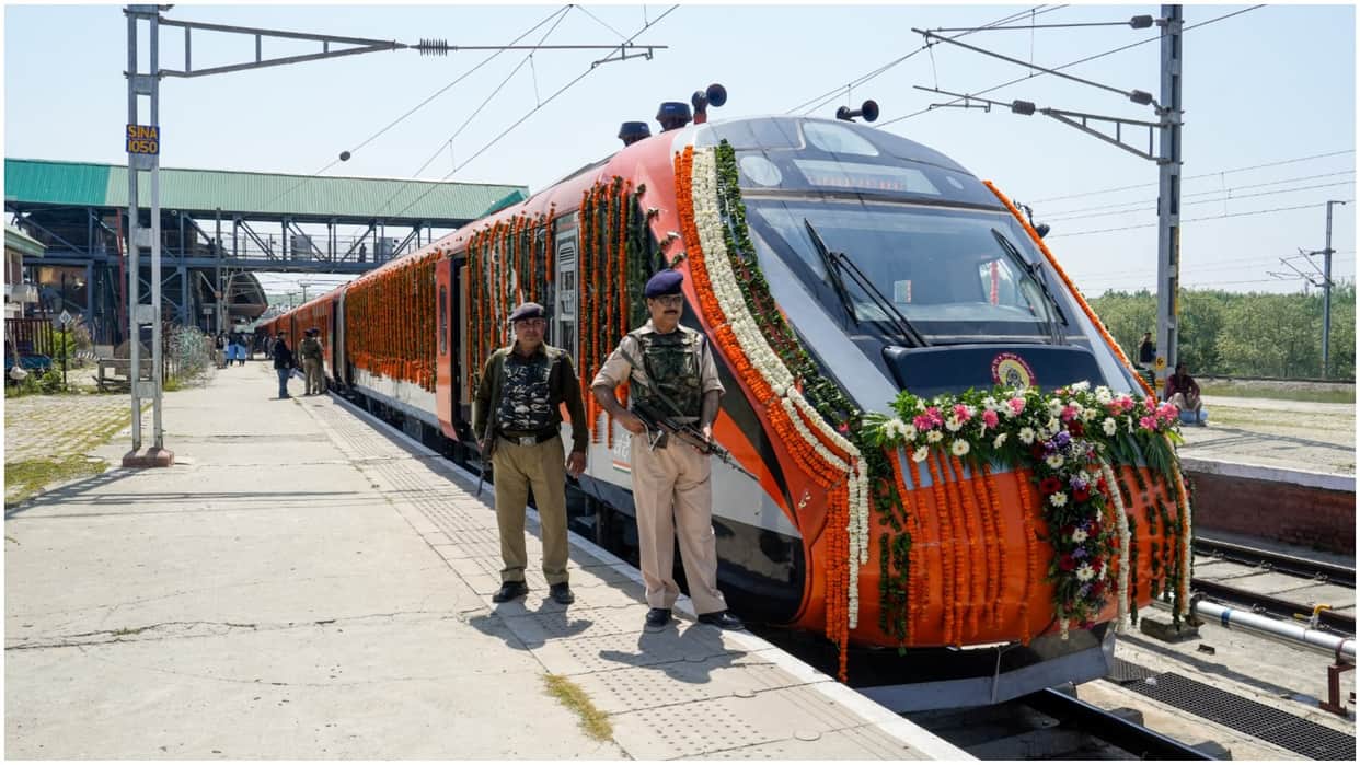 Chenab Railway Bridge Kashmir To Kanyakumari Train Route Detail katra To Srinagar vande bharat Express