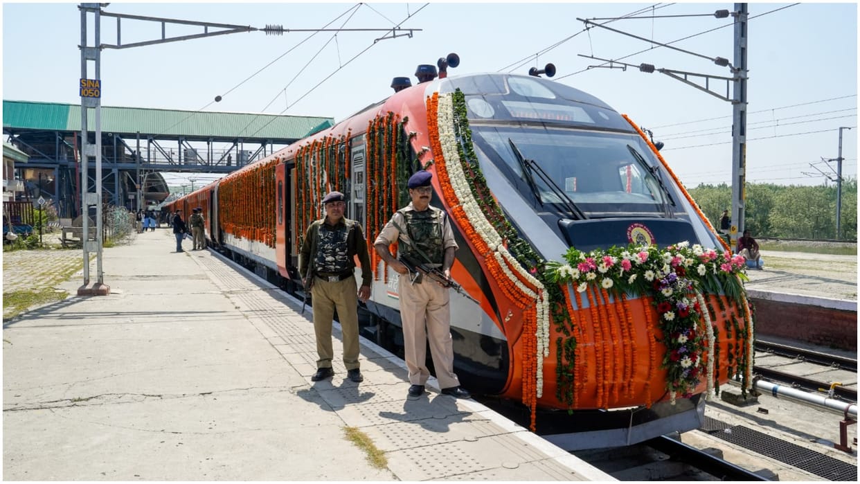 These people booked the first second third tickets of Vande Bharat from Katra to Srinagar route and fare