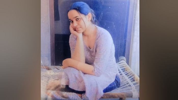 Meerut Murder Case Aastha talking to a friend on mobile mother strangled her to death and cousin cut her neck