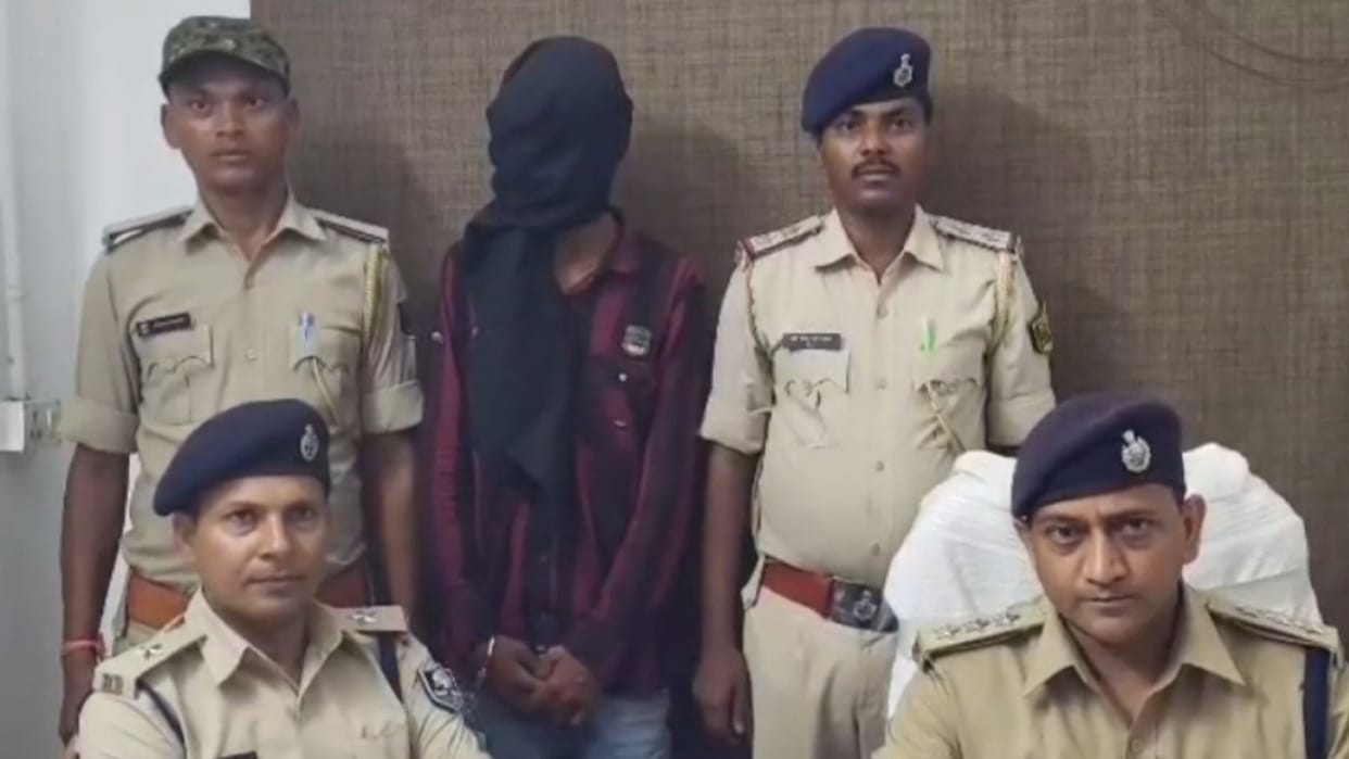 Bihar Crime: Teenage girl escapes gang rape one accused arrested news in hindi