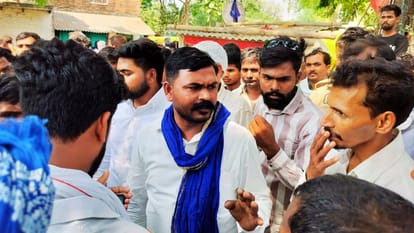 Jaunpur News D.Pharma student shot dead case filed girl had seen dead body