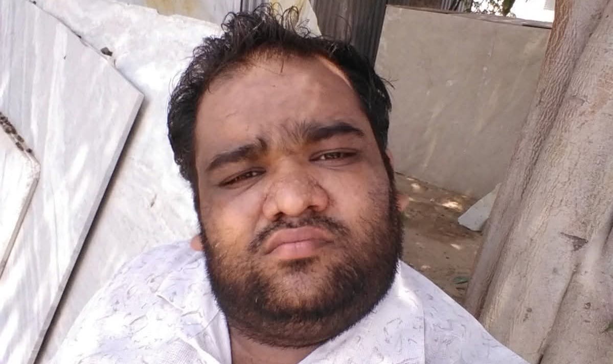 Yamuna Expressway Road Accident: Air Bags Burst After Collision Two Youths Died Dead Bodies Taken Out by Cut