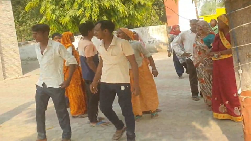 Four hours of terror in village: bloody hunter came out of the field, screams and cries... stampede and death