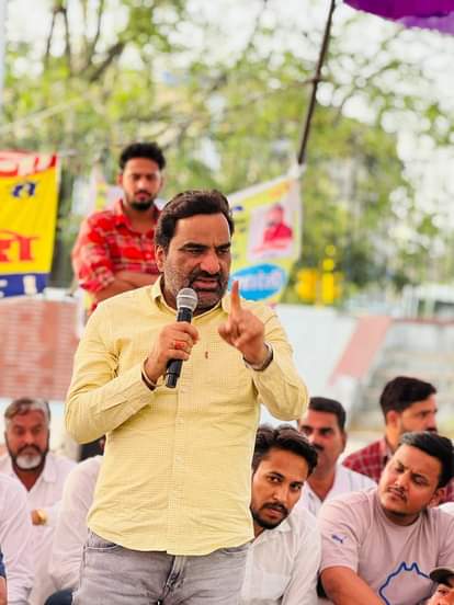 सांसद बेनीवाल का मंत्री मीणा पर सियासी हमला।