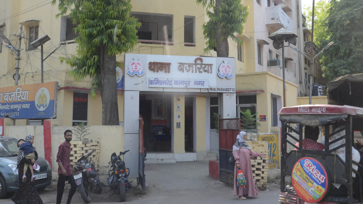 Kanpur Class 11 student befriended girl on social media made  obscene video  and then extorted money