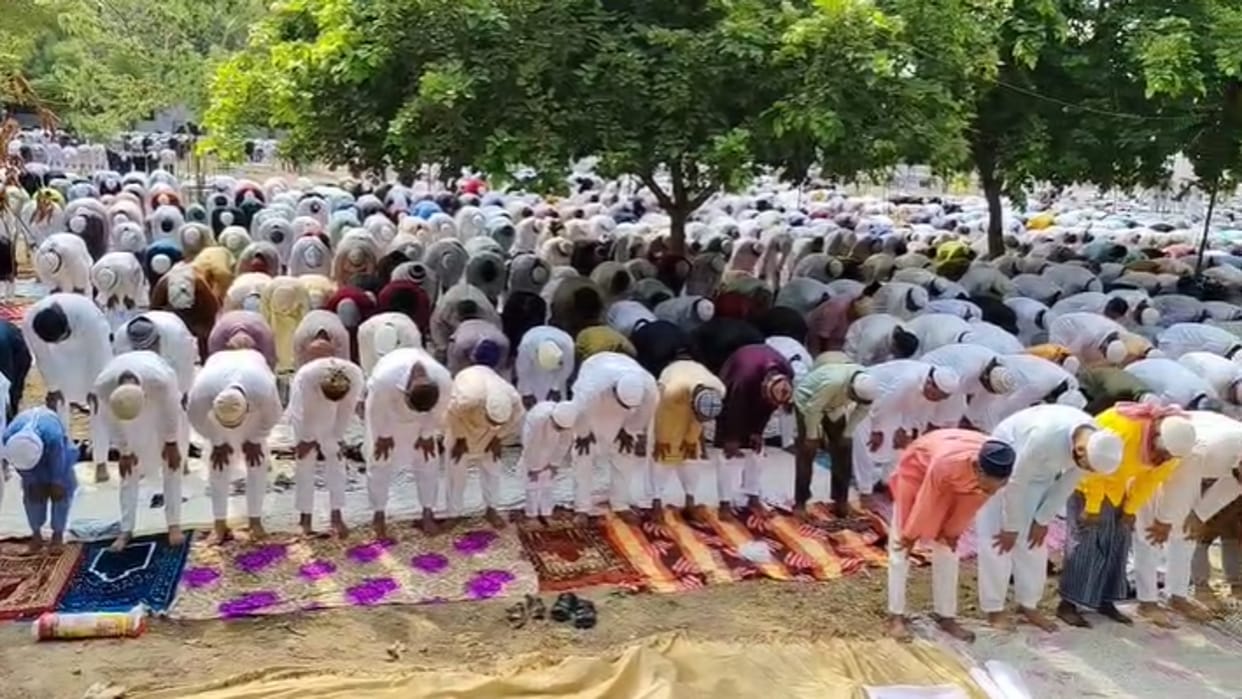 Eid Ul Adha: Bakrid prayers were offered at Idgah, the period of sacrifice began