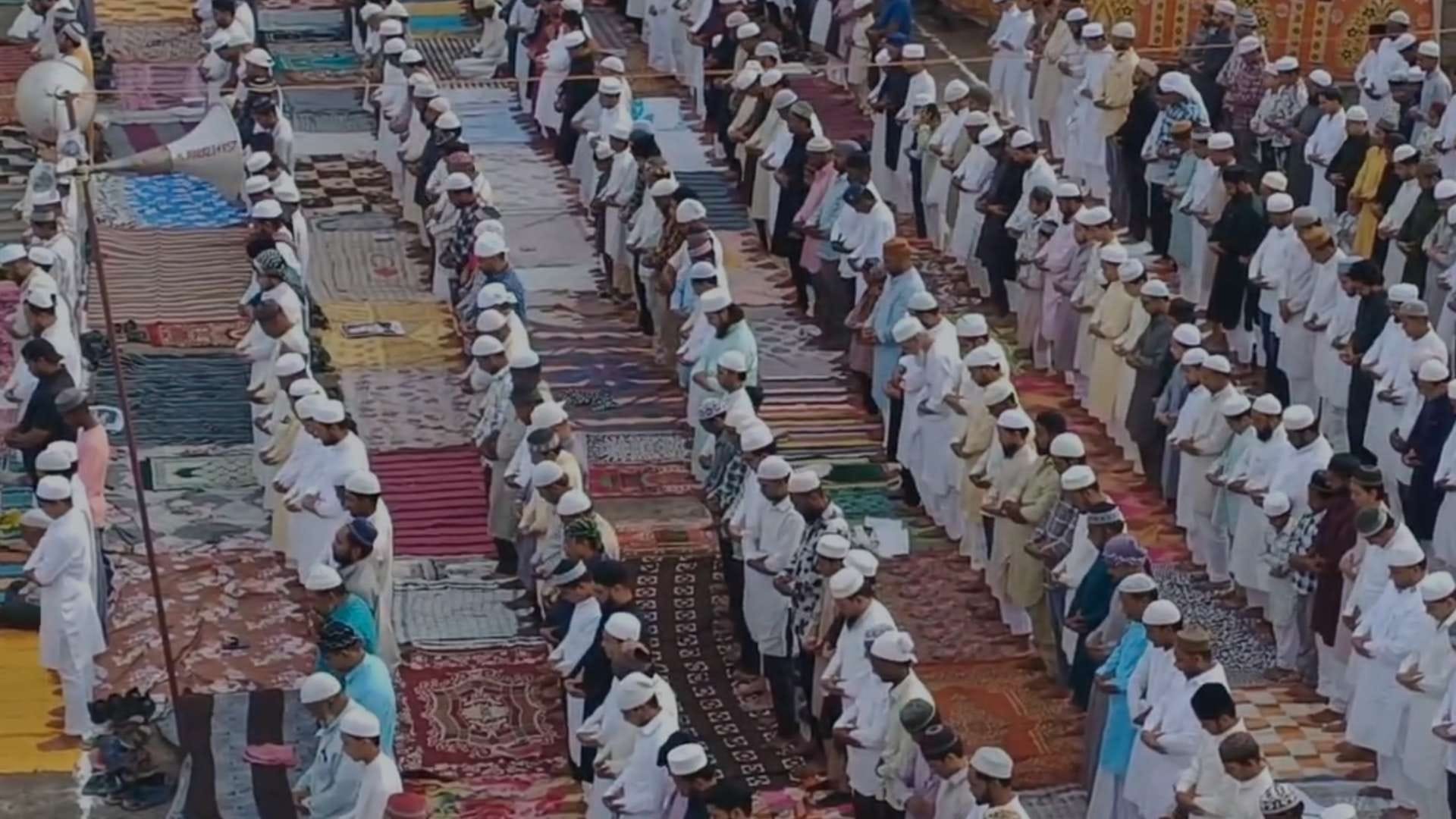 बुरहानपुर में 1 लाख से ज्यादा लोगों ने पढ़ी ईद की नमाज