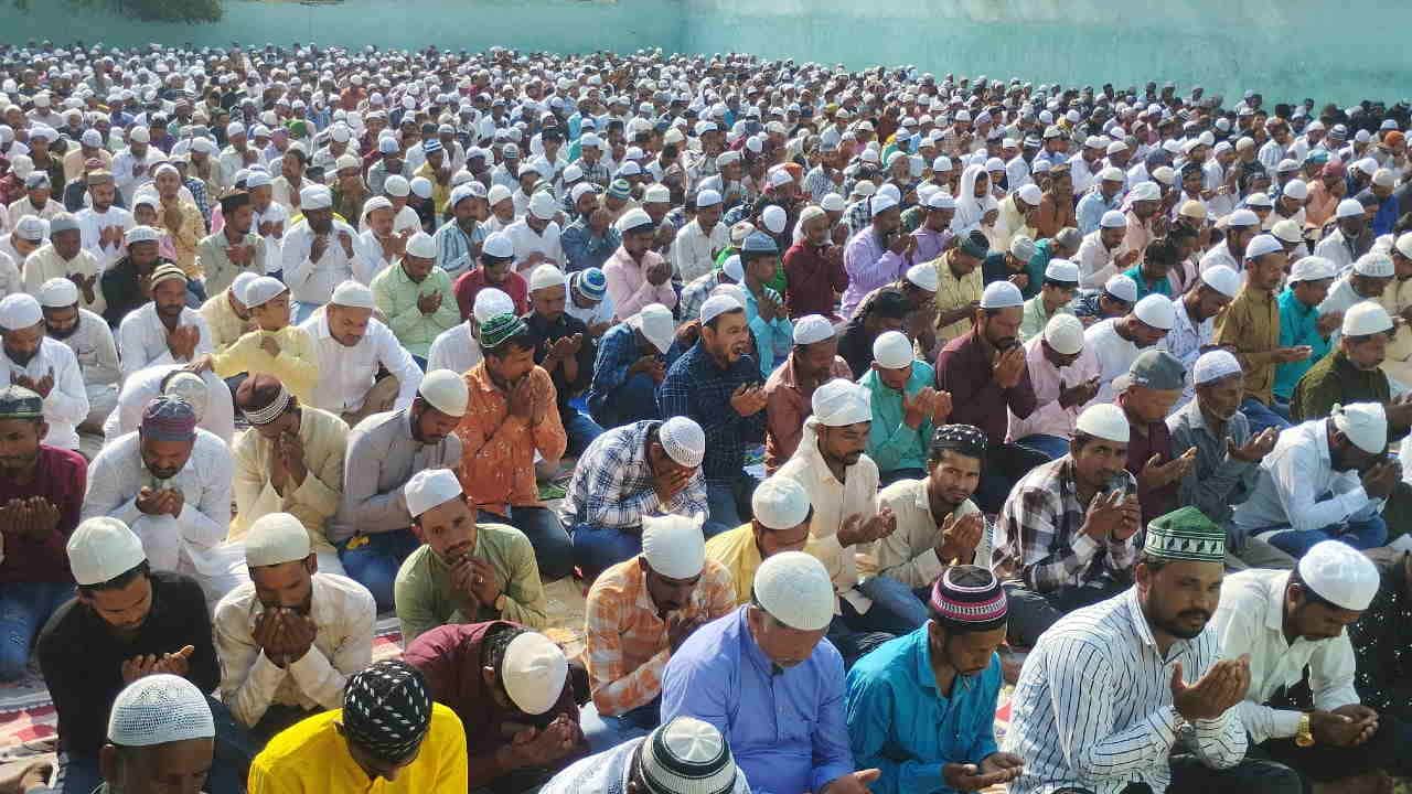 Eid ul adha 2025 bakrid festival Muslim community People offered morning namaz Uttarakhand News in hindi