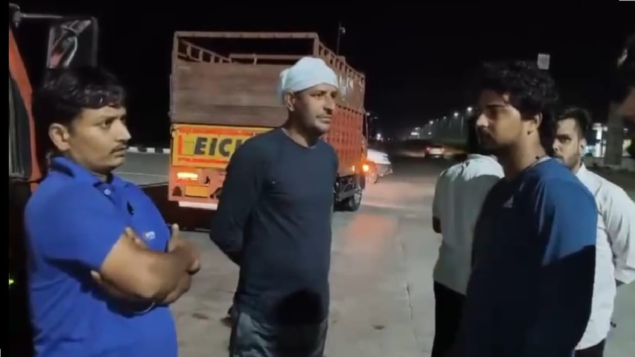 Cow protectors did sting operation in Haryana, police personnel caught on camera taking bribe