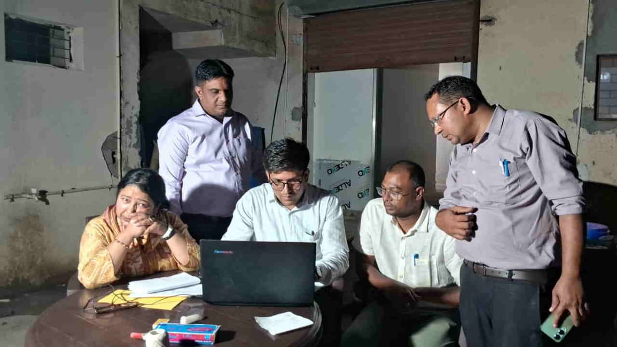 Raid on a drug factory running without license narcotics drugs seized haridwar Uttarakhand News