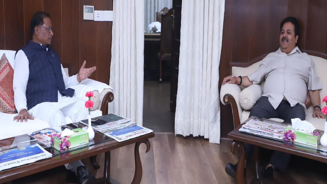 BCCI Vice President Rajeev Shukla met CM Sai in Chhattisgarh House, these topics were discussed