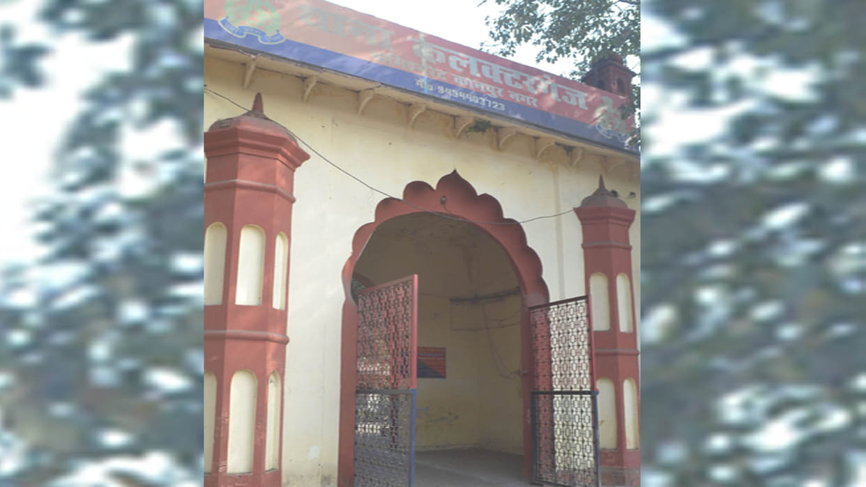 Kanpur Middle aged man body found in bushes injury marks on head ACP says postmortem report will reveal secret