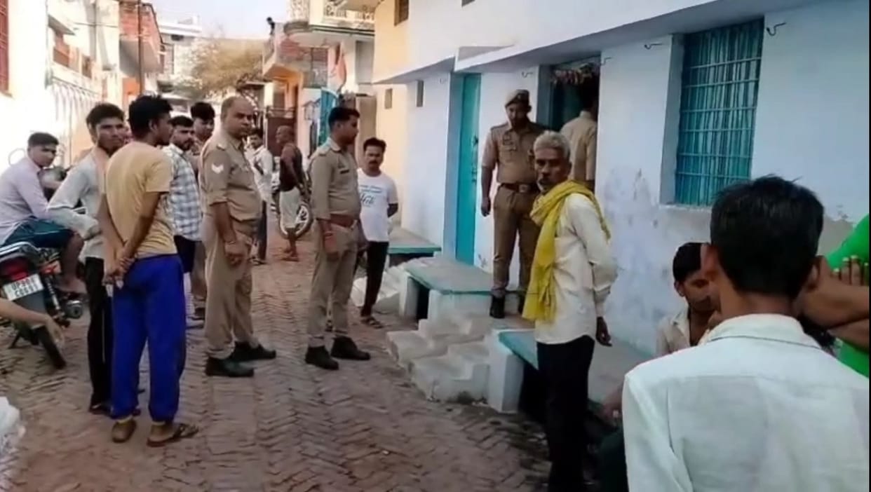 banda Brother snatched mobile phone against sisters online friendship mother and sister committed suicide