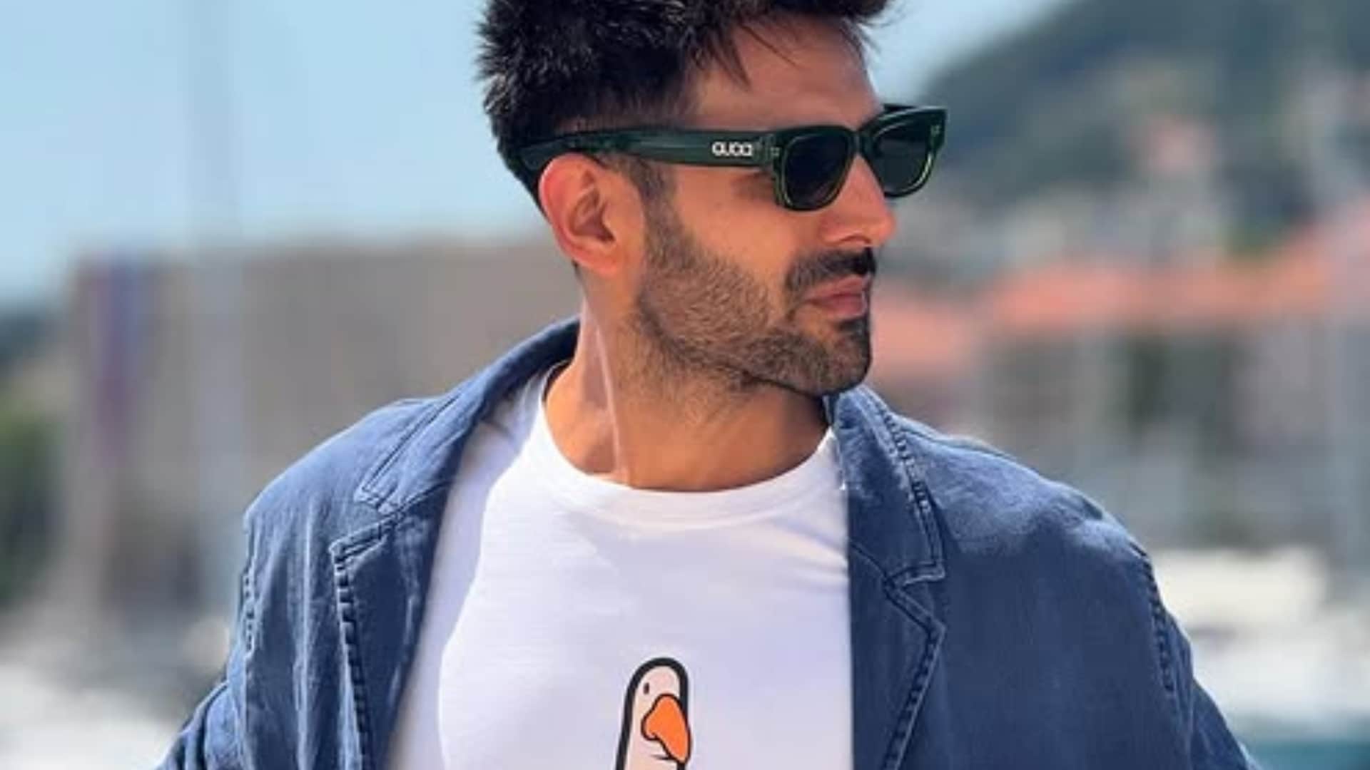 Kartik Aaryan Share Trick How To Take Candid Pictures