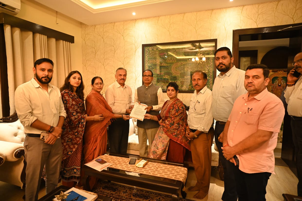 Indore Couple Case: Shivraj Singh Discusses Matter With Amit Shah, CBI Investigation News in Hindi
