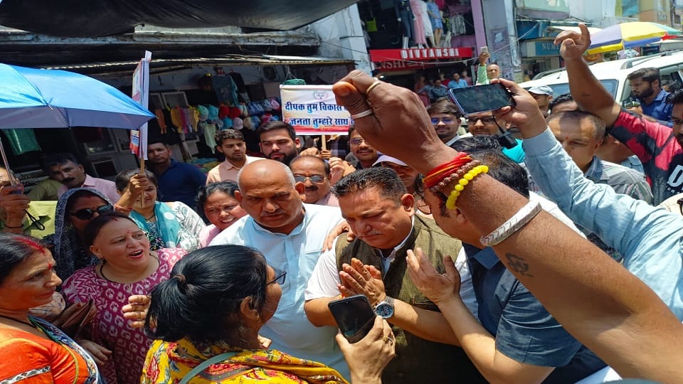 The mayor Deepak bali took back his decision to resign from his post