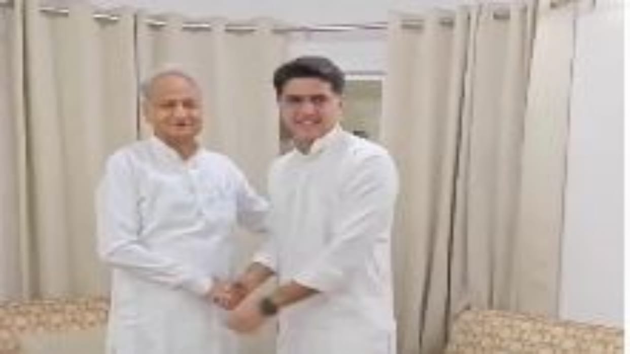 Jaipur: Gehlot-Pilot's Joint Appearance Sparks Buzz, Thaw in Ties Seen on Rajesh Pilot's Death Anniversary