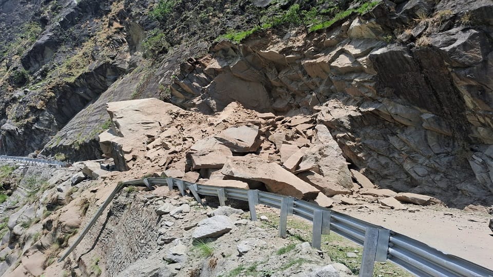 Both roads connecting Darma and Vyas valleys are closed due to mountain cracking