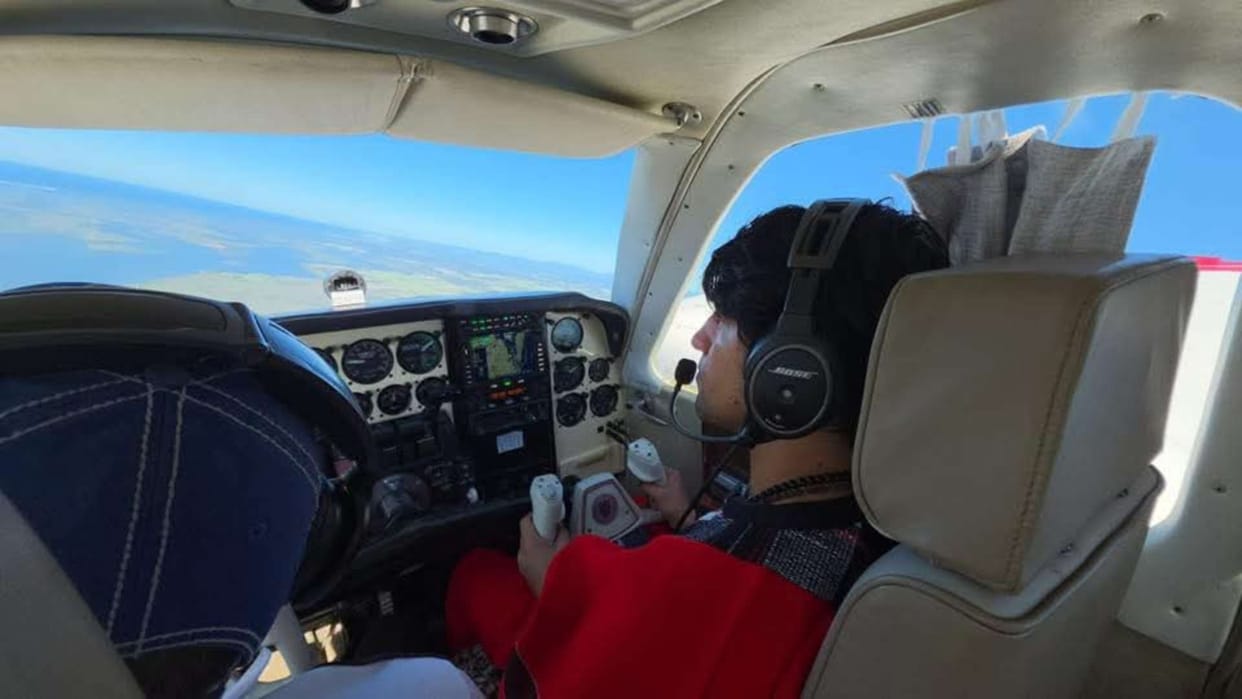 bageshwar baba dhirendra shastri brisbane plane ride