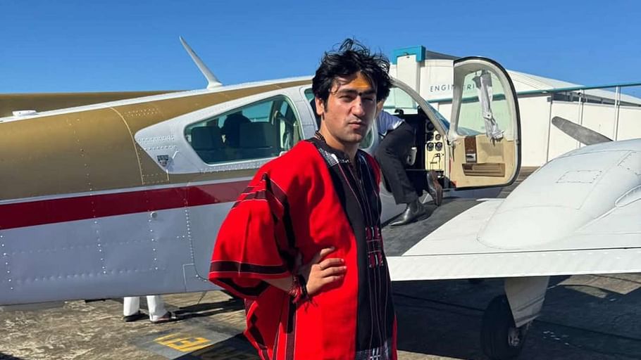 bageshwar baba dhirendra shastri brisbane plane ride