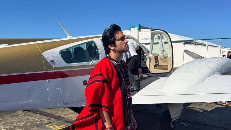 bageshwar baba dhirendra shastri brisbane plane ride
