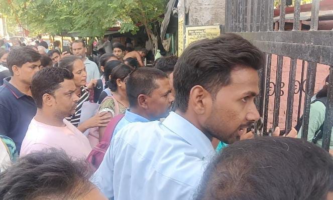 Bihar News: Students created ruckus after not getting entry in the exam, Gayaji News, Bihar Police investigati