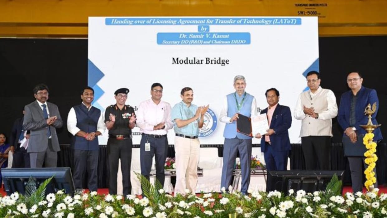 DRDO handed over the technology of nine systems to 10 industries