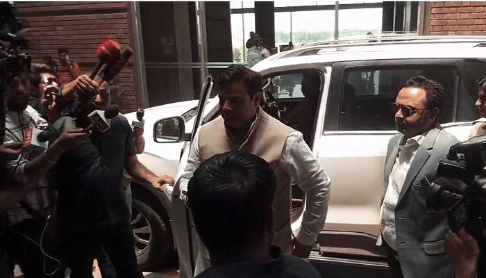 Rinku Singh Priya Saroj Engagement in Lucknow Photos: Guests Arrived in Hotel Akhilesh Yadav Rajiv Shukla