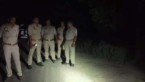 Hamirpur Robbery accused arrested in police encounter shot in both legs referred to district hospital
