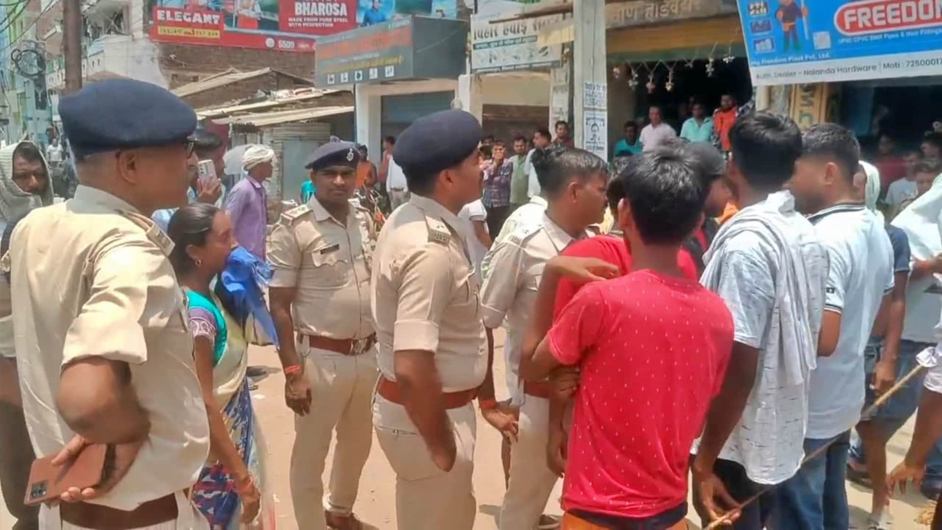 Nalanda News: Young man dies under suspicious circumstances, friends accused of murder by drugging; road Jam