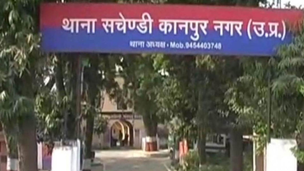 Kanpur Youth's head and arm broken dispute over fixing a tethering peg 10,000 allegedly snatched