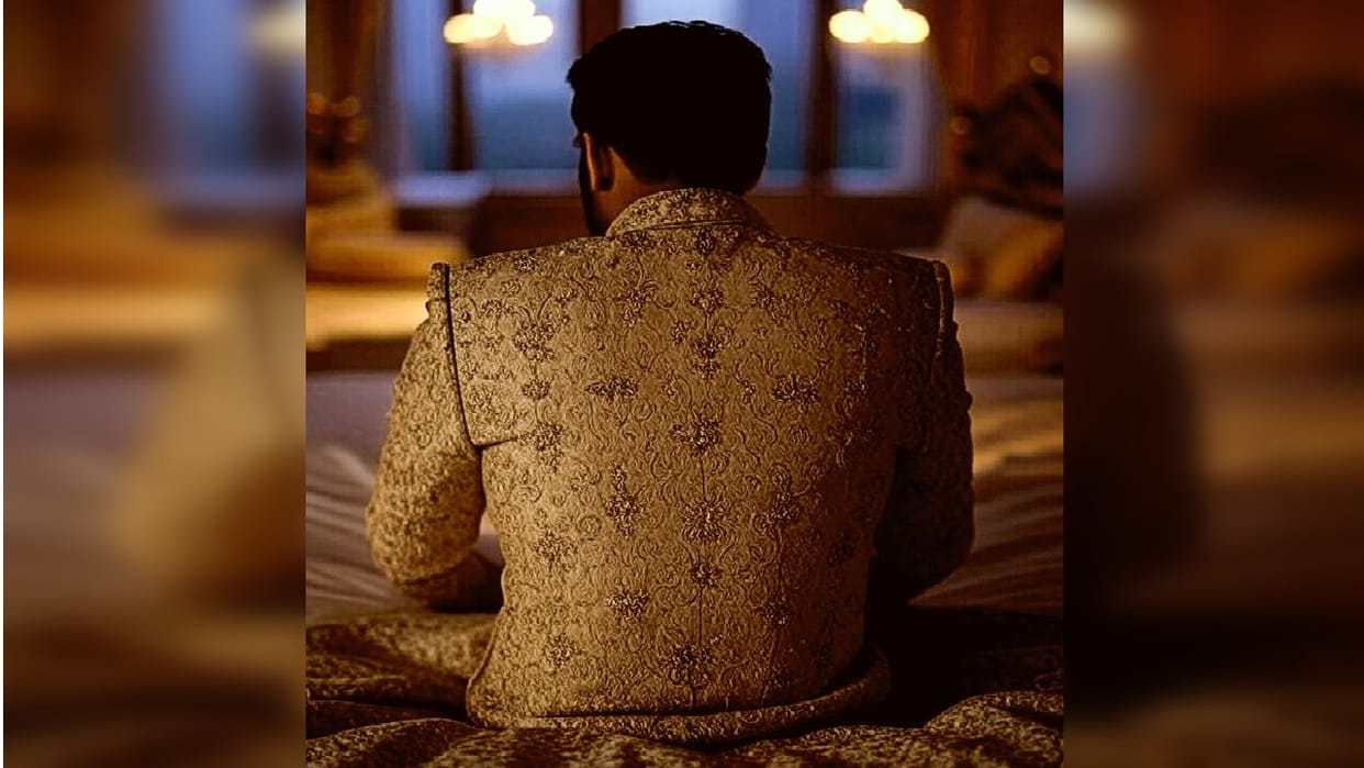 The bride stabbed the groom with a knife on the wedding night