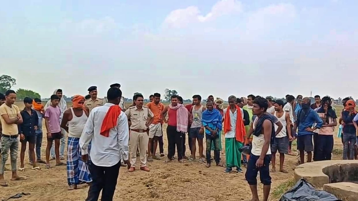 Sasaram News: Body of youth missing for 4 days found in well, Identification done by clothes and slippers