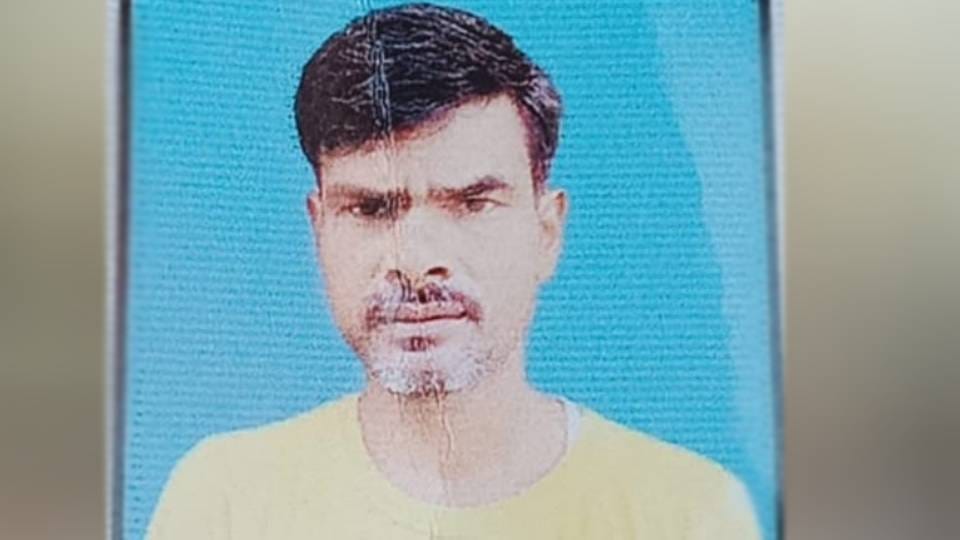 laborer died after getting buried under rubble roof collapsed in Lucknow While demolishing dilapidated house