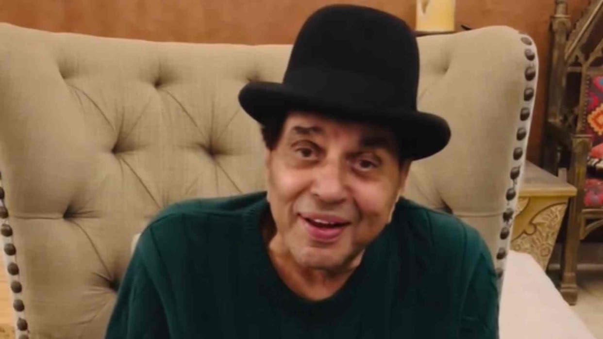 Dharmendra Deol recites Shayari to his fans shares video Bobby Deol imesha reacts