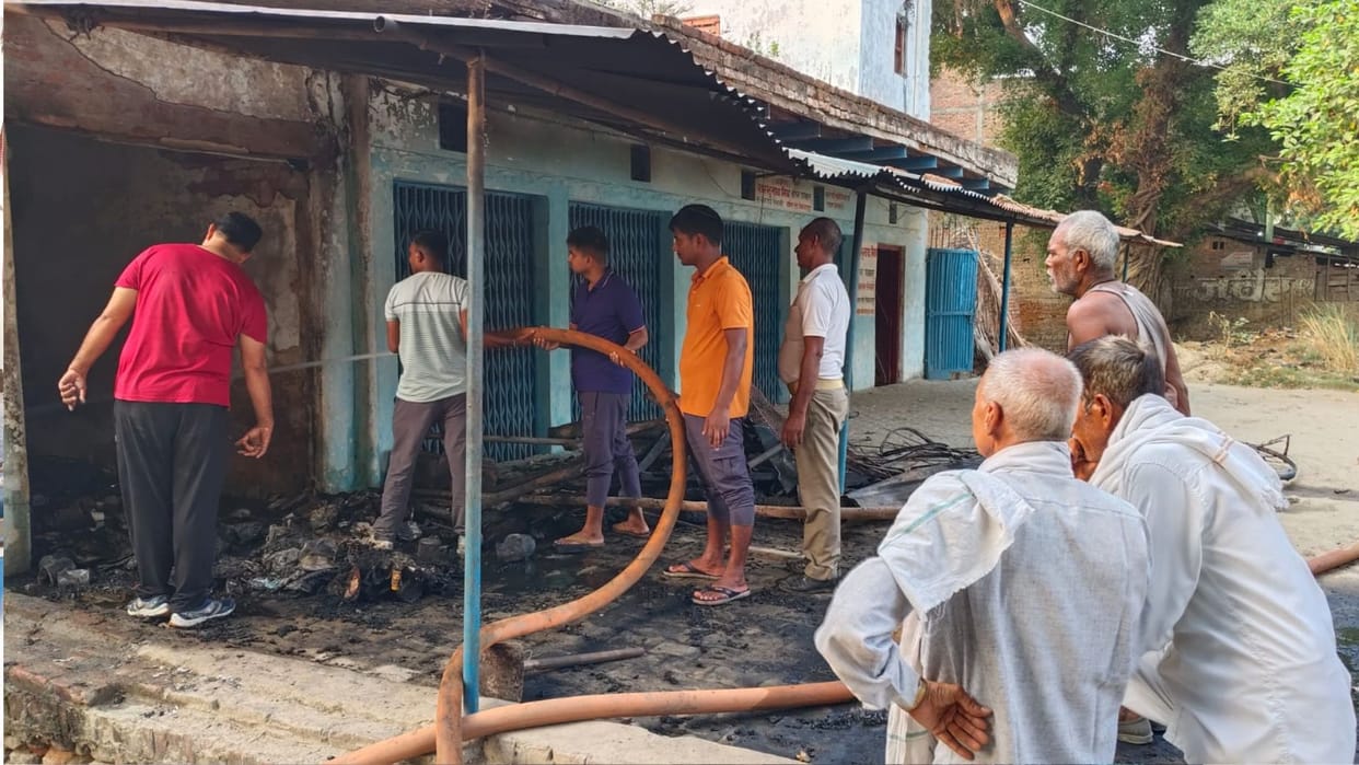 Fire breaks out in residence of democracy fighter in ballia