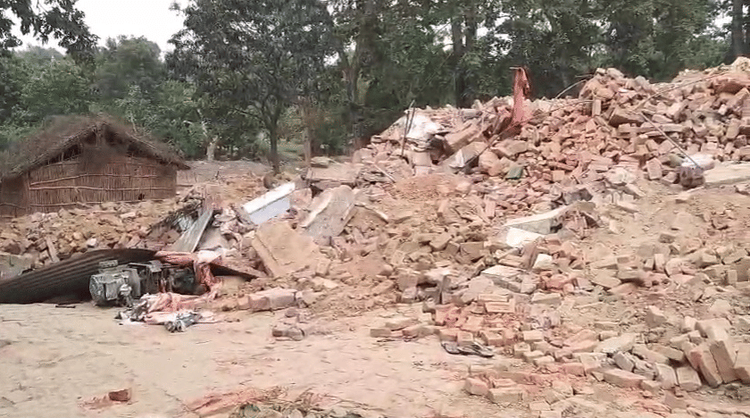 Bahraich: Four tombs including Lakkadshah situated in the middle of the forest were demolished.