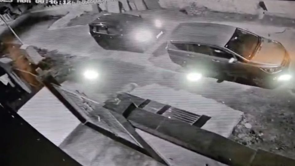 Car driver honked outside BJP leader's house late at night in Greater Noida