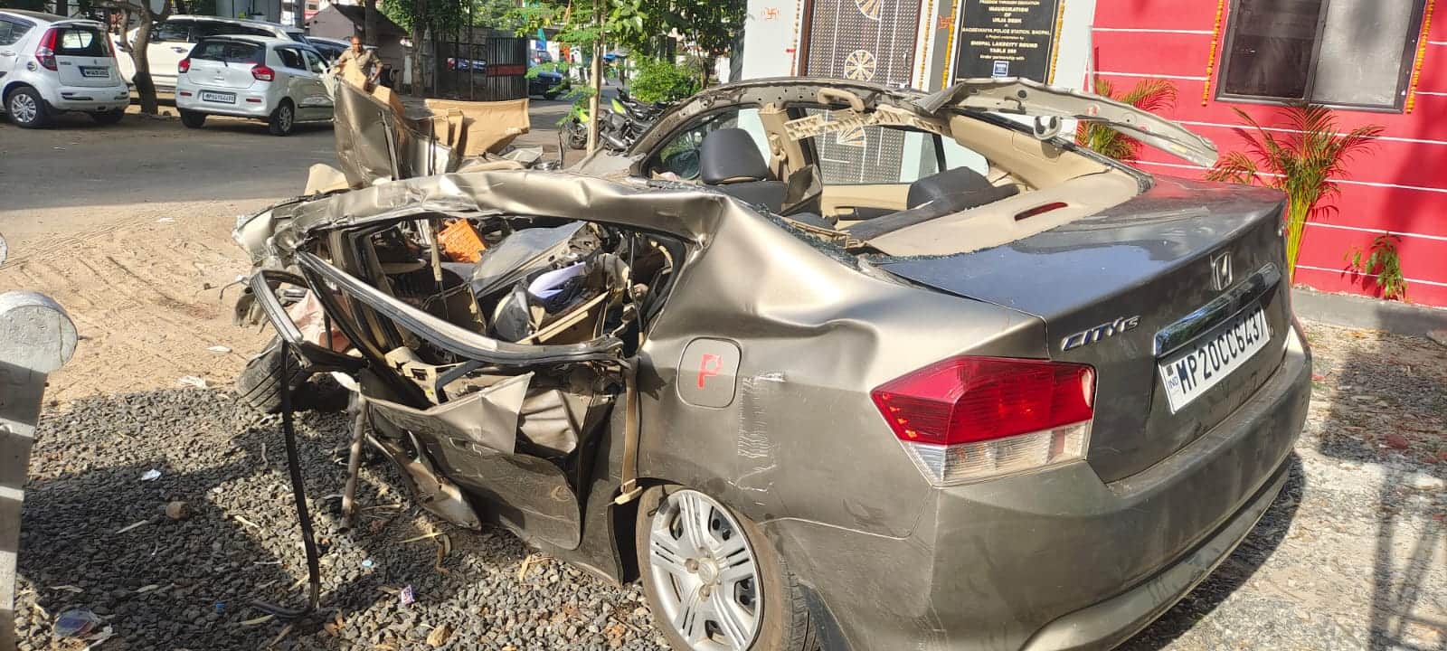 Bhopal Accident: High speed car collided with a truck taking a turn, two sisters died